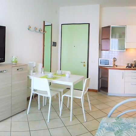Green Holiday Wohnung Mit Schwimmbad بيبيوني المظهر الخارجي الصورة